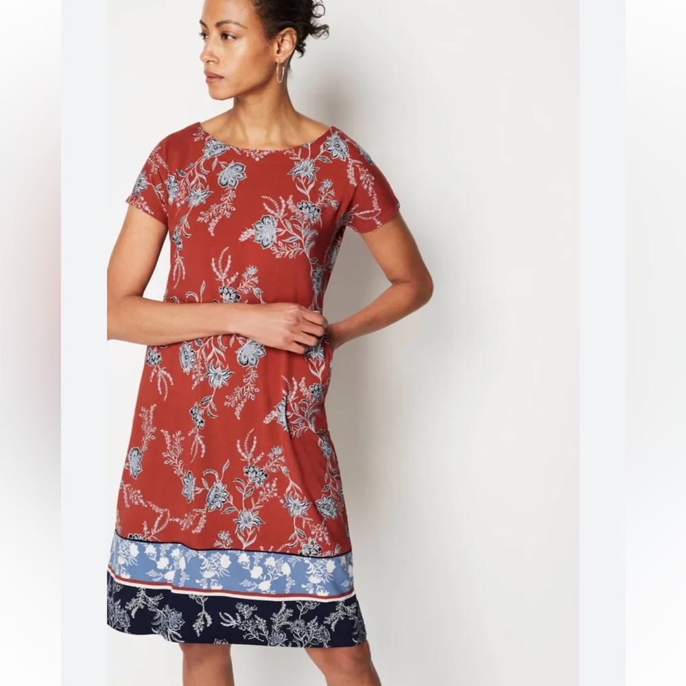 Floral Short-Sleeve Shift Dress in Red with Blue Border